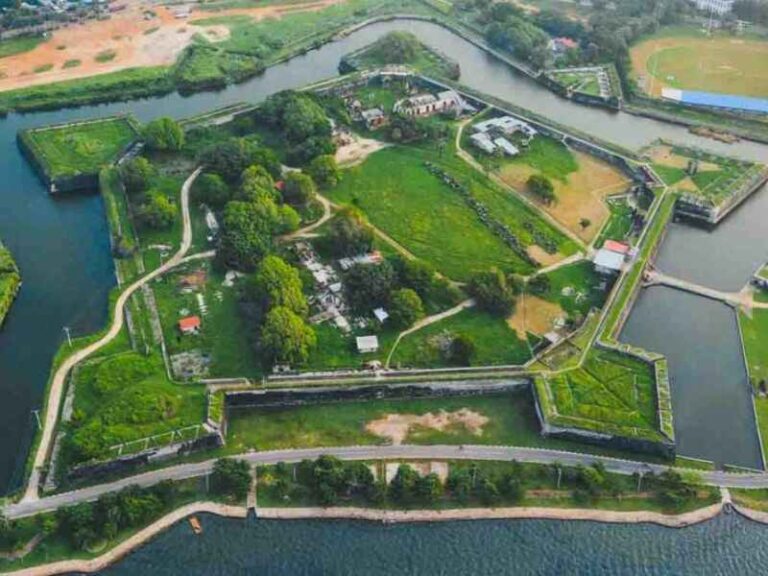 Jafna Fort - Sri Lnaka-tour-crestaholidays.com