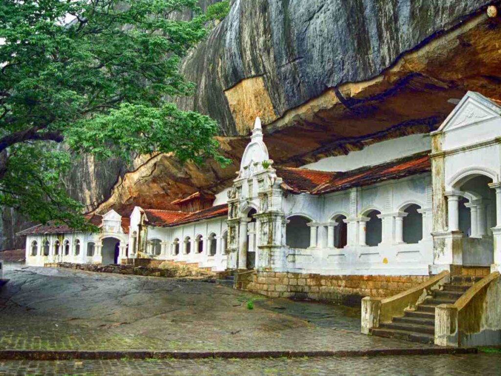 cave temple-dambulla-sri lanka-pilgrimage tour