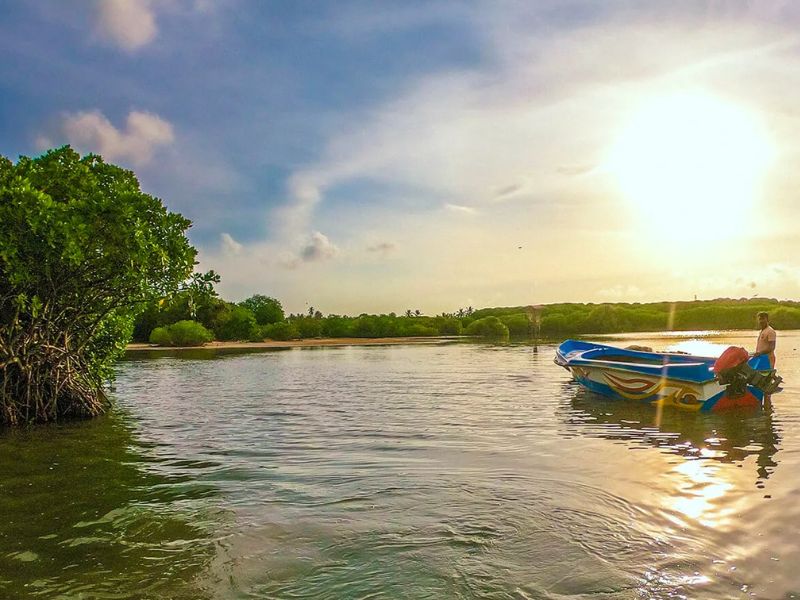 nigombo lagoon-boat tour-sri lanka-tour