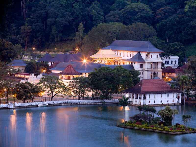 tooth temple-kandy-culture-sri lanka-tour